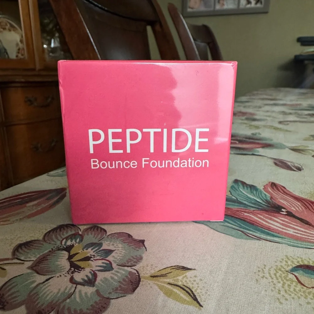 Peptide Bounce Foundation with Brush - Picture 5 of 7